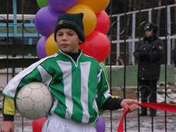Новое футбольное поле для будущих чемпионов